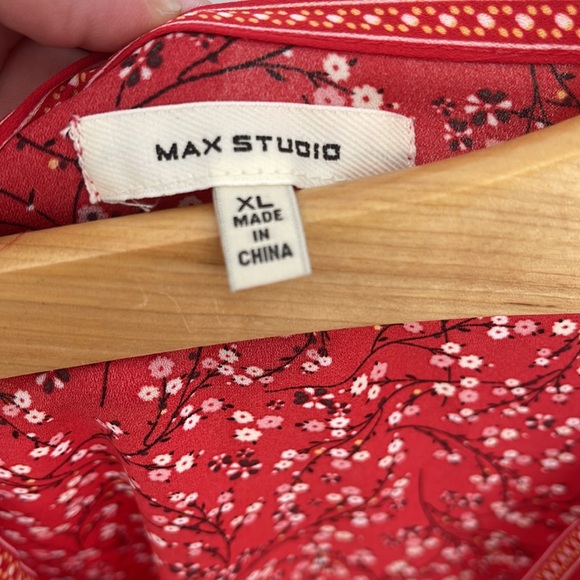 Max studio top - Picture 2 of 2